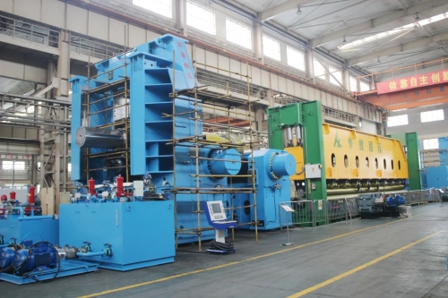 園區(qū)新聞 15米智能產(chǎn)線全程無人化——華魯裝備從“跟跑”到“領跑”，鍛造“國之重器”金屬成形機床制造新高峰